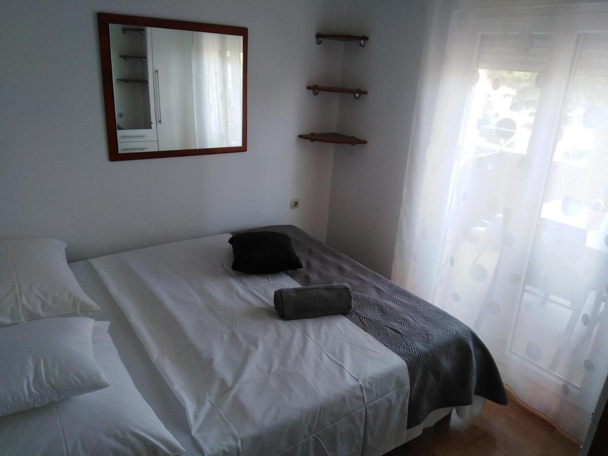 Apartments Ana Бибине Екстериор снимка