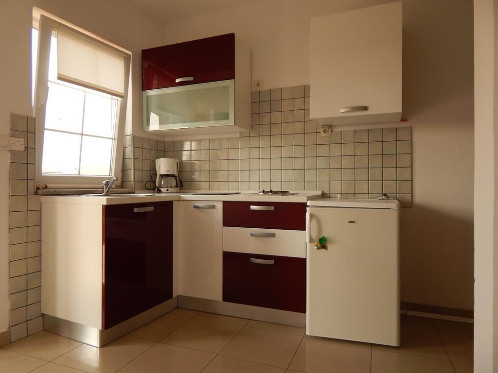 Apartments Ana Бибине Екстериор снимка