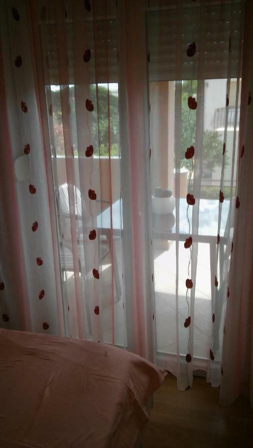 Apartments Ana Бибине Екстериор снимка