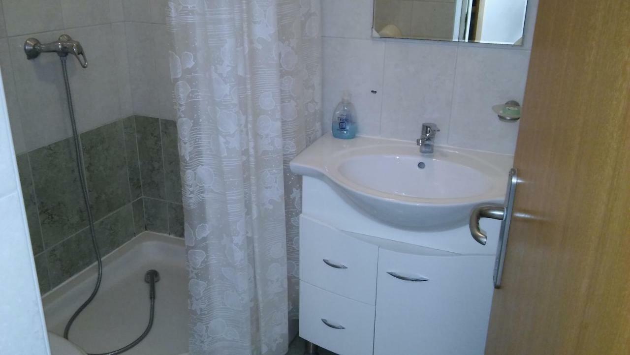 Apartments Ana Бибине Екстериор снимка