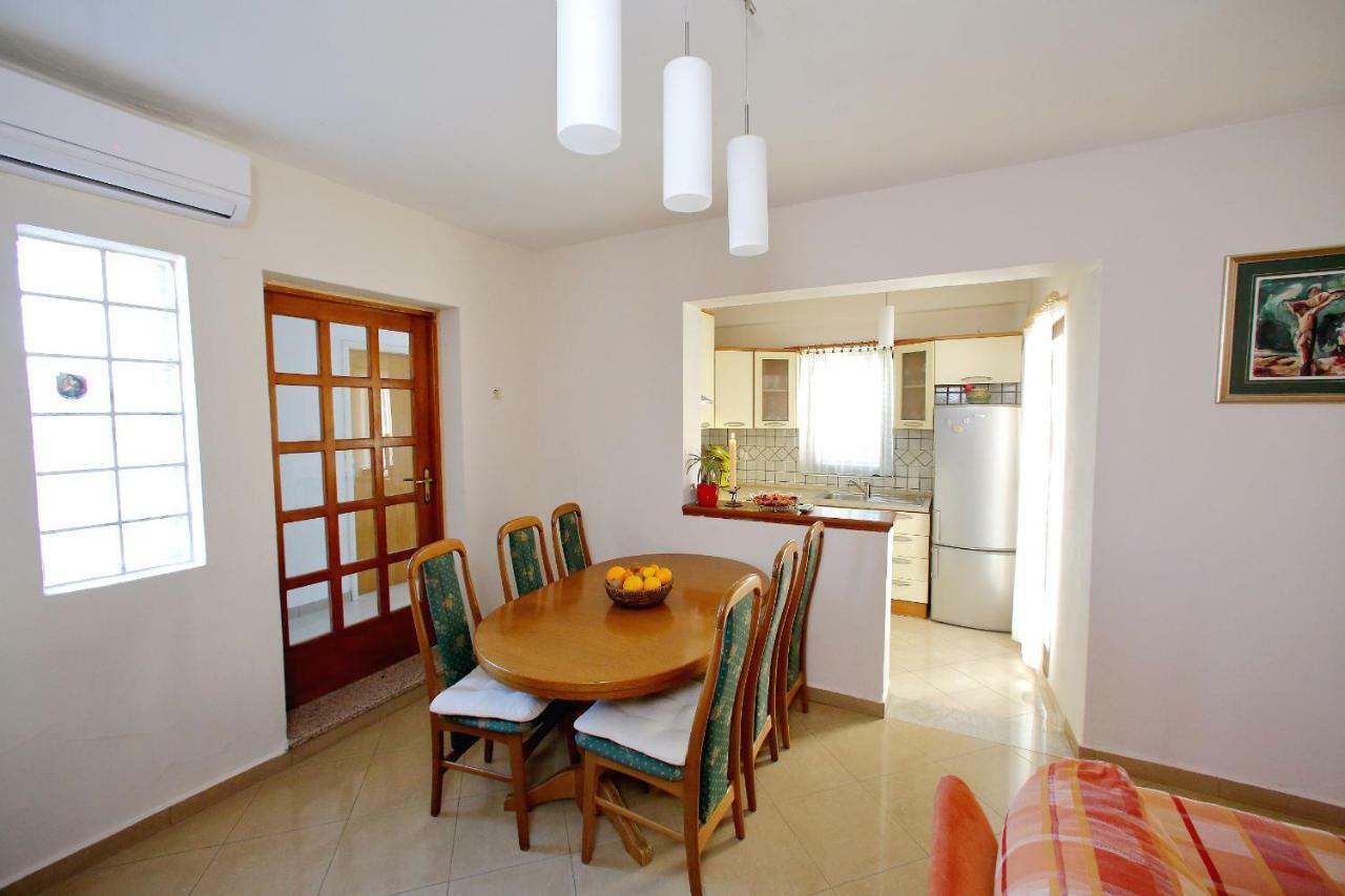 Apartments Ana Бибине Екстериор снимка