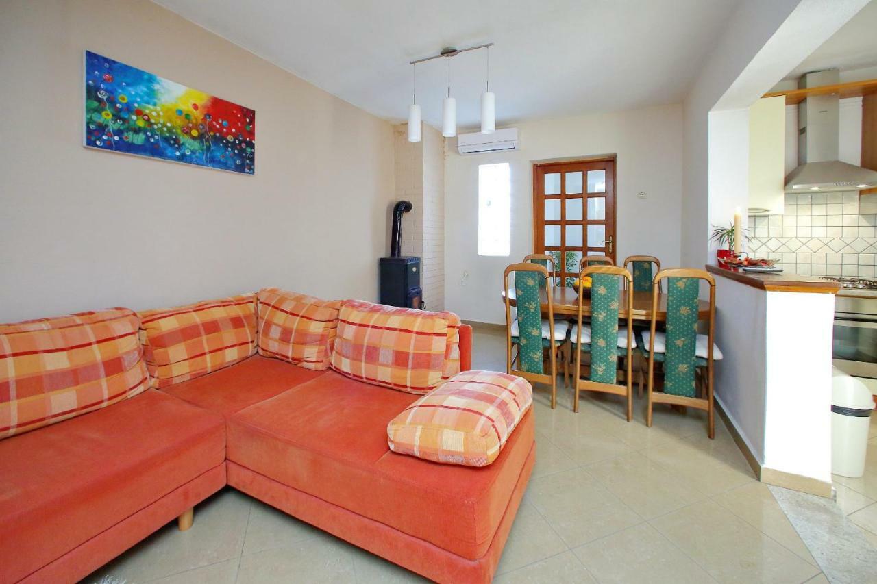 Apartments Ana Бибине Екстериор снимка