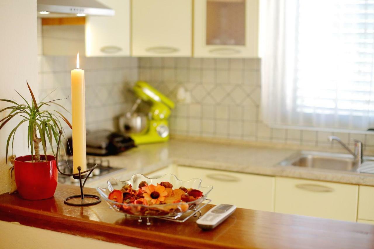 Apartments Ana Бибине Екстериор снимка