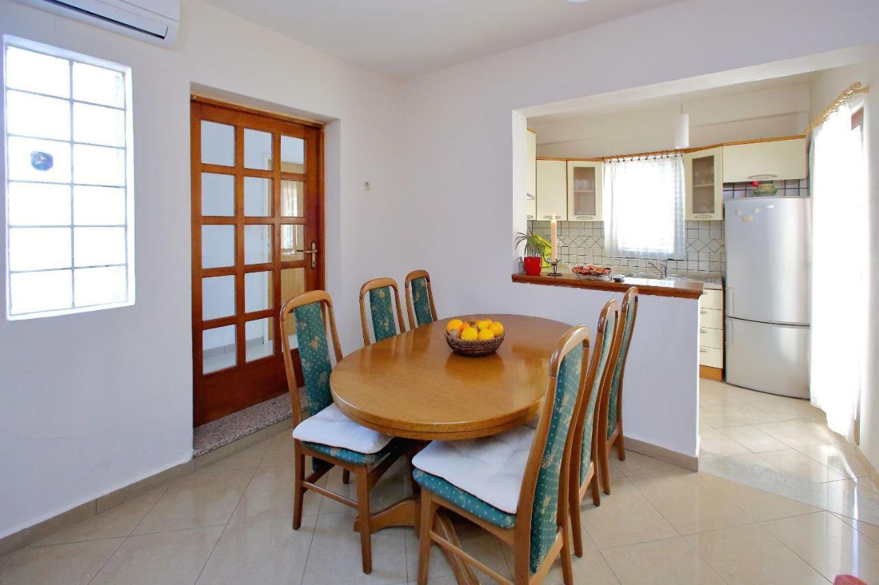 Apartments Ana Бибине Екстериор снимка
